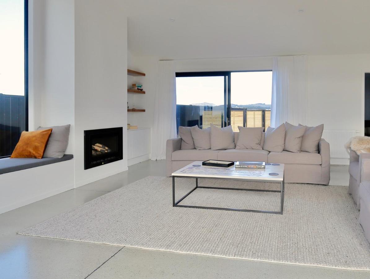 Lake House - Te Anau Holiday Home エクステリア 写真