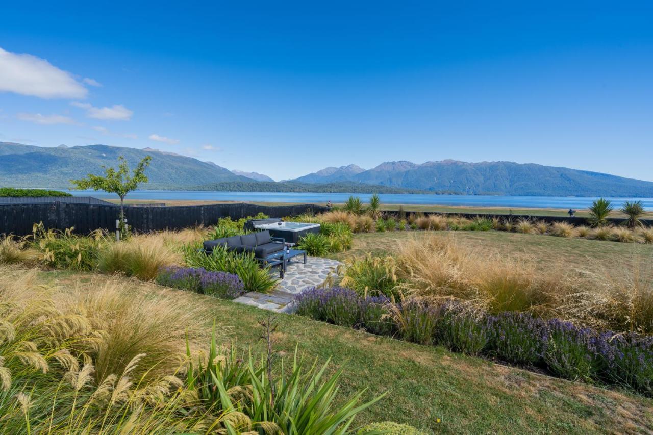 Lake House - Te Anau Holiday Home エクステリア 写真