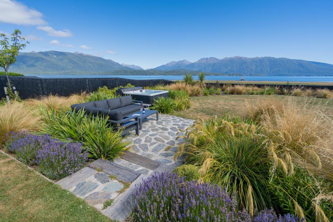 Lake House - Te Anau Holiday Home エクステリア 写真