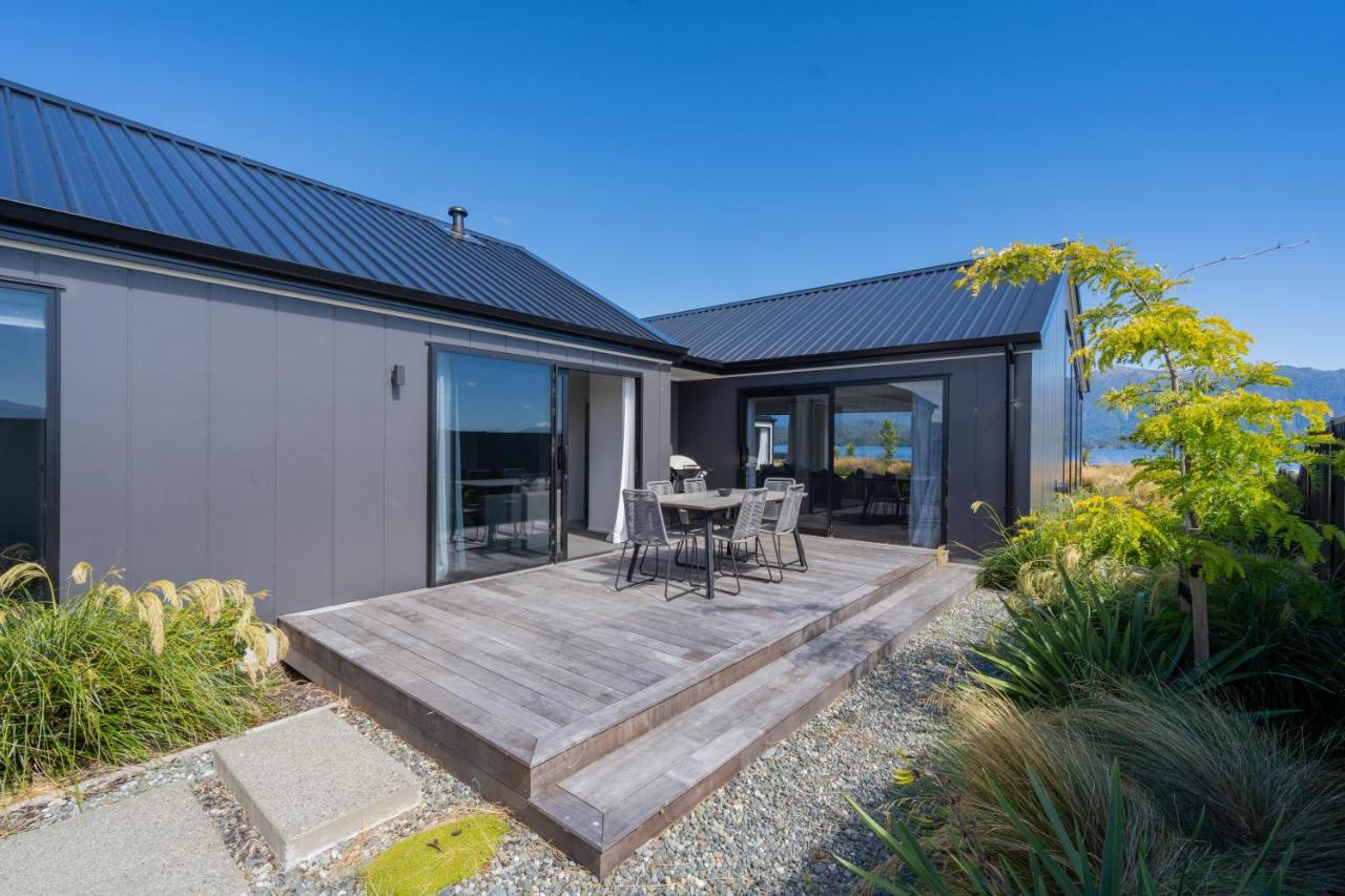 Lake House - Te Anau Holiday Home エクステリア 写真