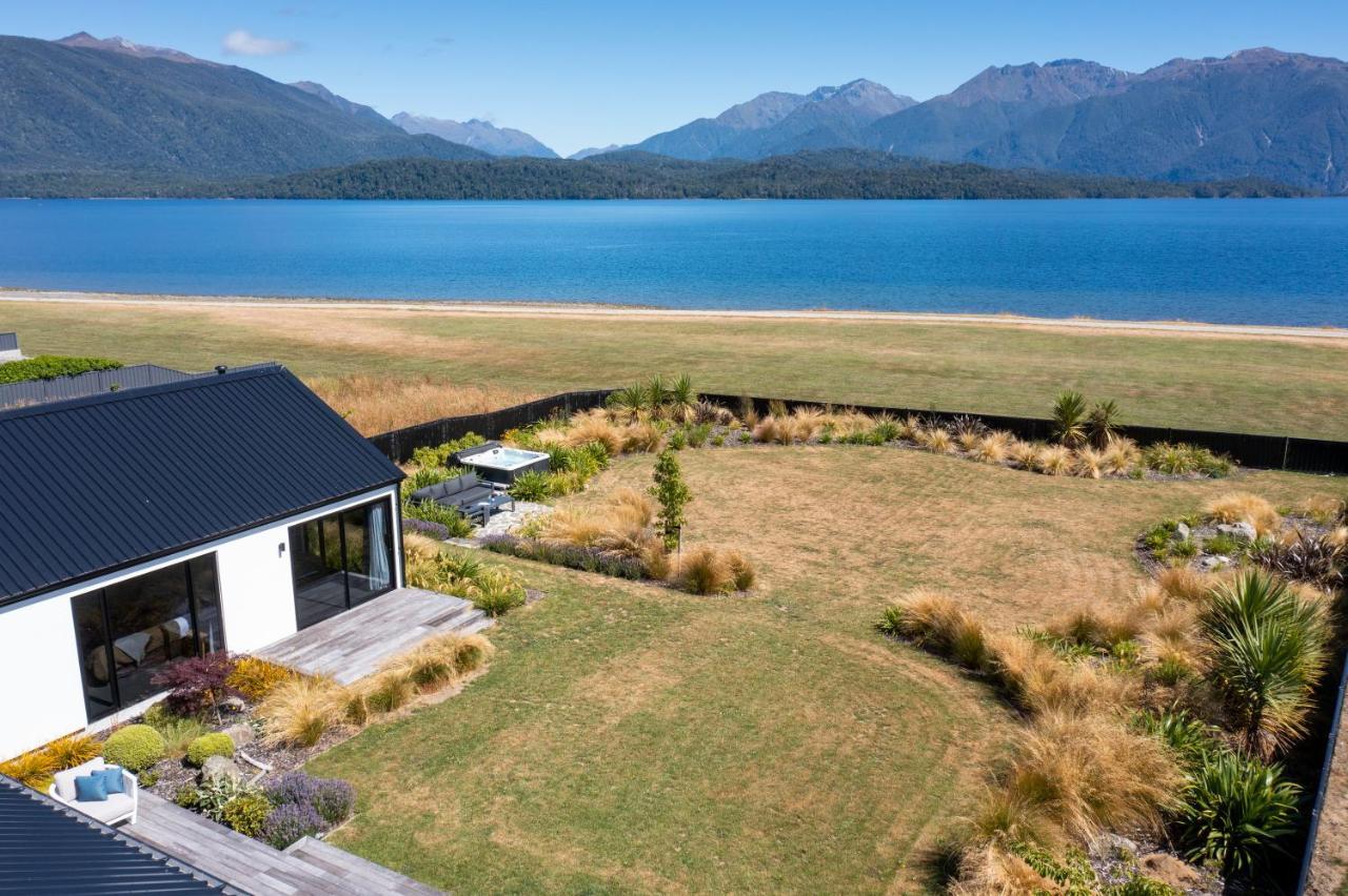 Lake House - Te Anau Holiday Home エクステリア 写真